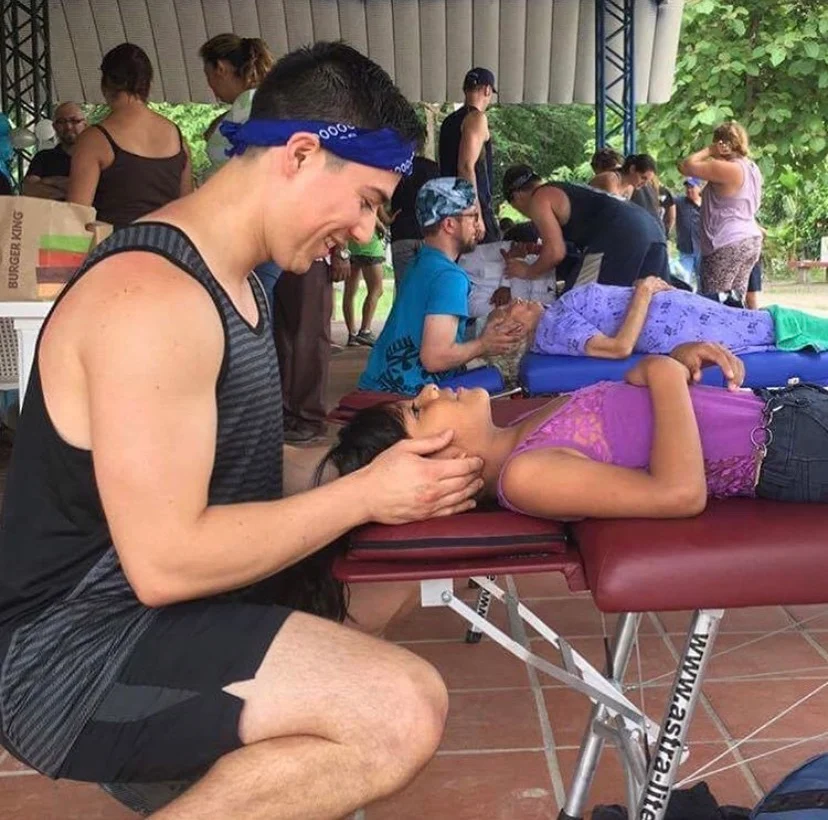 affordable chiropractor serving client